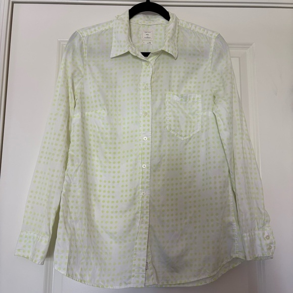 GAP Women’s White and Green Button Down Shirt - Picture 2 of 6